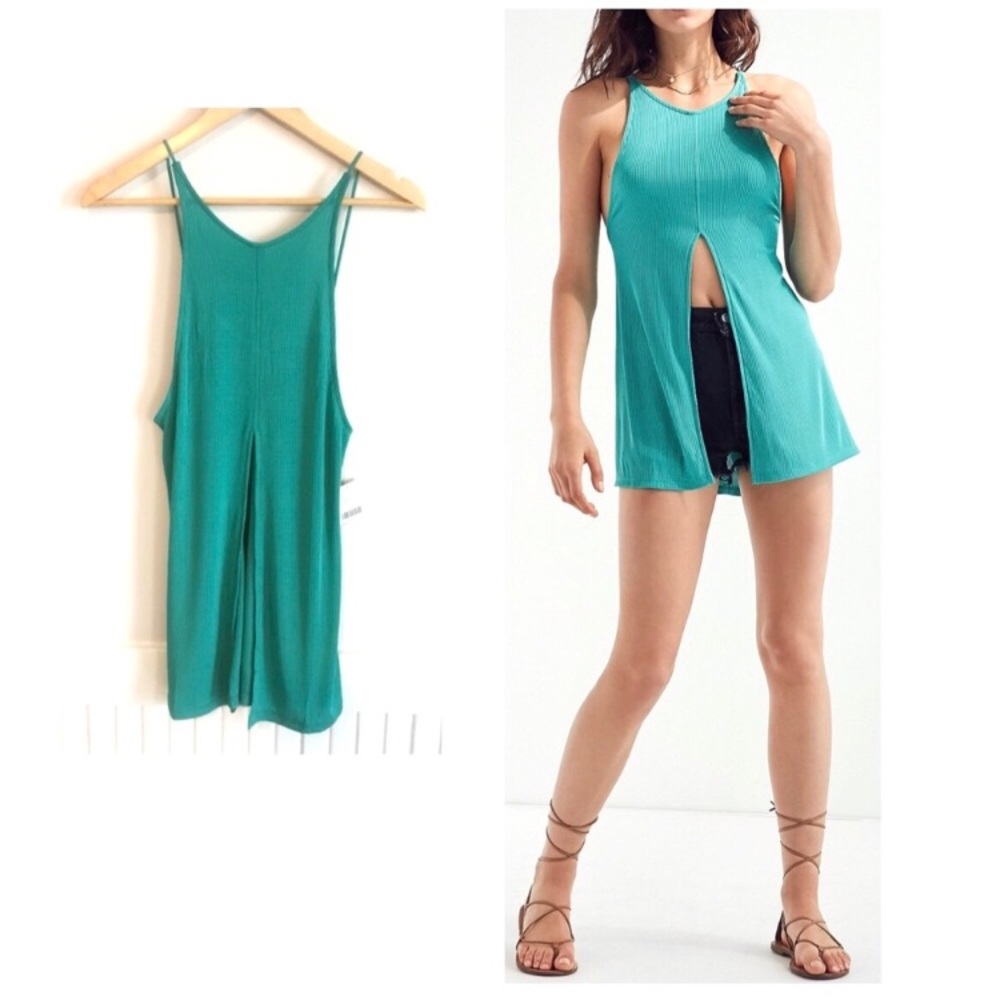 Silence and noice split front tank cami